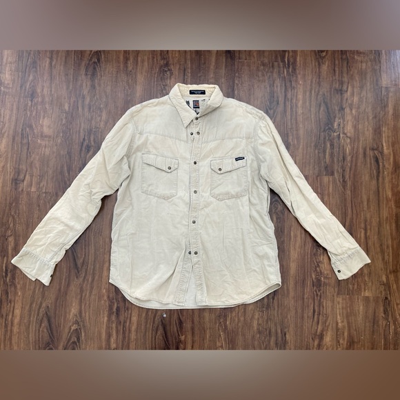 Assorted Button-Up Shirts Collection - Picture 3 of 12